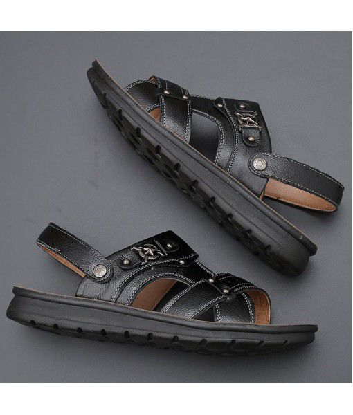 New leather sandals for men's leisure beach shoes in 2020 summer